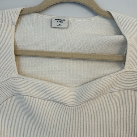Abercrombie & Fitch Cream Ribbed Cropped Sweetheart Neckline Sweater Size Medium - Picture 6 of 6